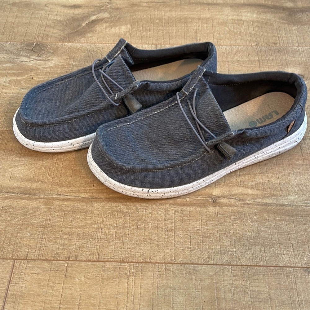 Mens gently worn LAM loafers